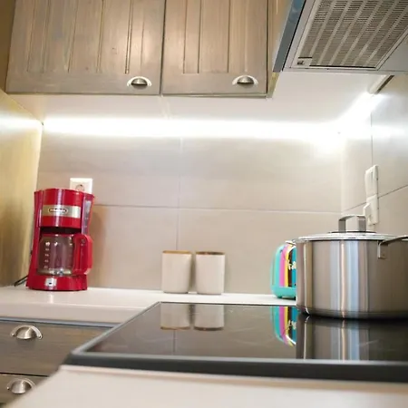 Aroura Homes Garden House 2Br 2Ba Free Parking-2