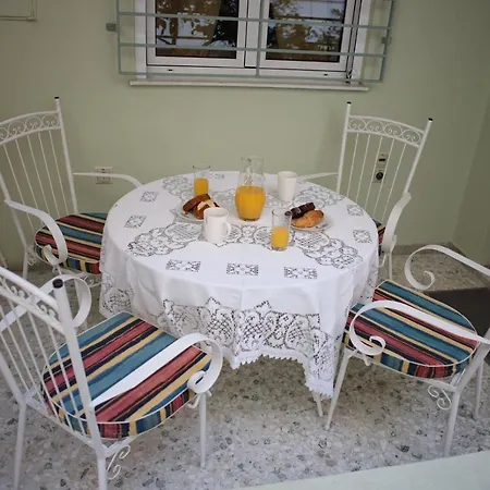 Aroura Homes Garden House 2Br 2Ba Free Parking-3